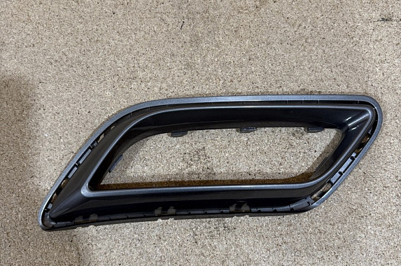 Накладка заднего бампера под выхлопную трубу левая Kia K5 2019-2024 (Китай)