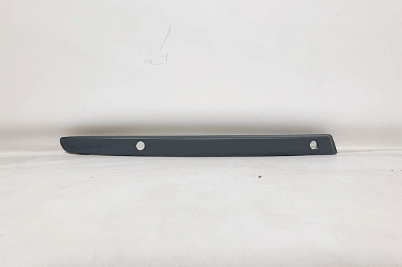 Молдинг переднего бампера правый под парктроники BMW 1Series Е81 / E87 2007-2011 (Тайвань)